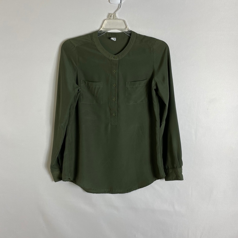 Old navy top - Picture 3 of 6